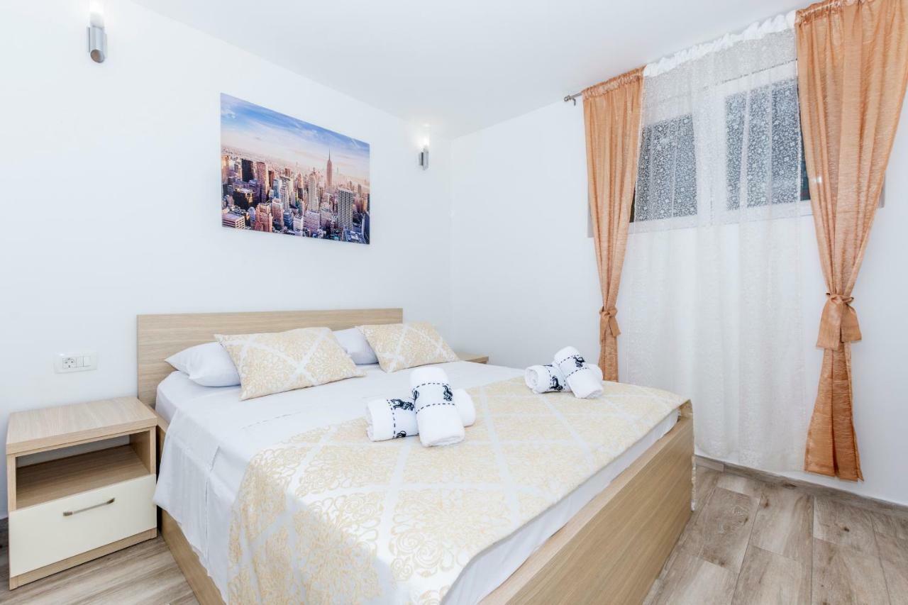 Apartments West Coast Split Exterior foto
